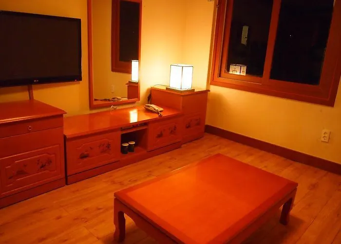 Hillside Tourist Hotel